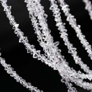 Cuarzo Herkimer Blanco Transparente de 3-4 mm, Corte Brillante Facetado, en Forma de Chip y Pepita para la Fabricación de Joyas - Product Image 3