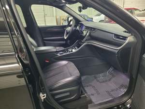 JEEP GRAND CHEROKEE L ALTITUDE 4WD 2023 D'OCCASION, CONDUITE À GAUCHE/DROITE - Product Image 2