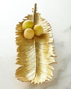 Cuenco de metal decorativo de aspecto vintage ideal para servir chocolates, dulces y dulces en mesas de vacaciones o como bandeja de regalo - Product Image 4