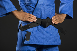 Traje de Judo Elite para Artes Marciales con Construcción de Algodón de Doble Tejido, Costuras Reforzadas y Bordado de Logotipo Personalizado para Uso en Dojo - Product Image 5