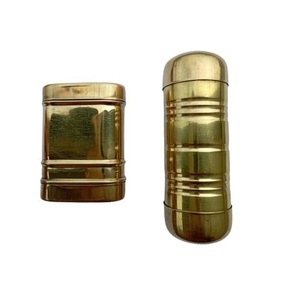 Fournisseur en gros Boîte à lunch Pital Tiffin en laiton pur 4 compartiments de 650 ml chacun fabriquée à la main en Inde de style vintage - Product Image 3