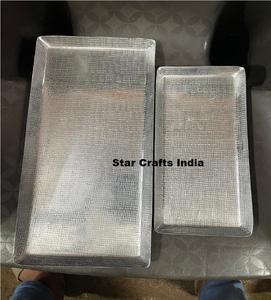 Présentoir à desserts décoratif élégant pour fête de mariage Plateau à fruits secs rectangulaire en métal Plateau de service en or de luxe avec poignées en or - Product Image 5