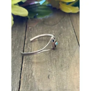 Bracelet manchette Navajo artisanal en argent sterling 925, fait main, avec turquoise, style minimaliste Navajo - Product Image 3