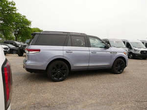 Construit Standard 2024 Lin-coln Navi-gator Black Label - Product Image 3