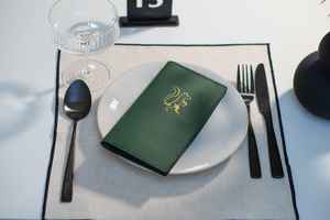 Présentateur de chèques de restaurant en cuir de luxe avec logo personnalisé et LBH-0133 de finition durable cousue à la main - Product Image 5