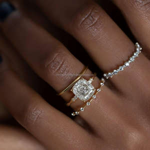 Arin/Oro de 18K/14K con diamantes naturales certificados GIA/IGI modernos, o diseños personalizados con anillos de diamantes MOQ bajos - Product Image 1