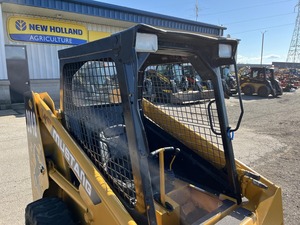 2042 Gebruikte <span class=keywords><strong>Mustang</strong></span> <span class=keywords><strong>Skid</strong></span> Stuurlader Te Koop Mini Voorlader Met Backhoe Core Componenten Inclusief Moog Hydraulische Pomp Motor