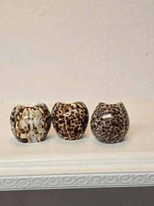 Anneau de serviette en coquillage de qualité supérieure avec surface nacrée, design unique pour la décoration de table de luxe et les événements - Product Image 6