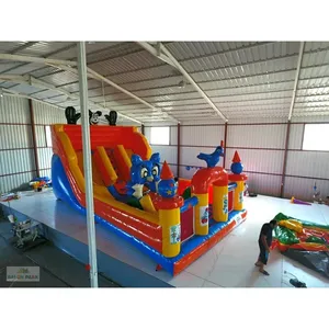 Aire de jeux gonflable géante Mickey Mouse pour l'extérieur, château gonflable avec double toboggan et parcours d'obstacles, équipement de jeux pour enfants - Product Image 3