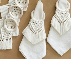 Juego de Anillos para Servilletas de Macramé Bohemio Hecho a Mano con Cuentas de Algodón de Alta Calidad, con Tamaño y Logotipo Personalizables para Decoración y Organización de Mesa - Product Image 1