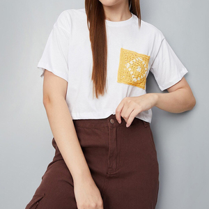 Fournisseur de t-shirts décontractés pour femmes avec broderie imprimée, t-shirts en coton de haute qualité, broderie personnalisée pour la production en gros, marque privée - Product Image 4