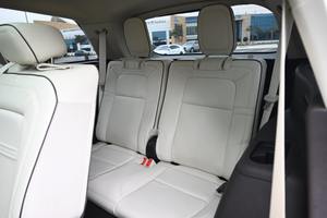 Lincoln Navigator Presidential 2018 Nuevo/Usado, Especificaciones GCC, Asientos de Cuero Automáticos, Techo Panorámico, Faros LED en Venta - Product Image 6