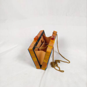 Bolso de Mano de Resina Impermeable de Diseño para Mujer, Cierre Magnético, Estilo de Lujo, Pintado a Mano, Colores Personalizados, Obra de Arte Coleccionable Única - Product Image 1