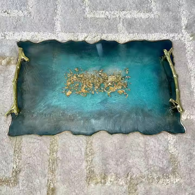 Handmade Modern Resin Tray Elegant Rounded Disposable Eco-Friendly Tray for Serving and Home Styling