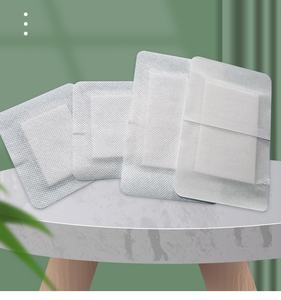 Apósito adhesivo transpirable estéril de tela no tejida médica parche de apósito desechable impermeable para heridas - Product Image 1