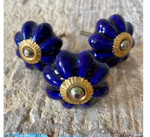 Perillas de mármol únicas doradas claras Perillas de mármol más vendidas de forma redonda con tamaño de forma de color personalizado Hecho en artículo DE LA India - Product Image 3