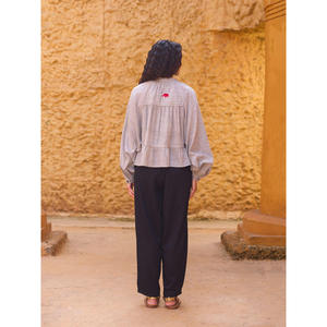 ชุดเสื้อเชิ้ตผ้าฝ้ายเดนิมปักลายราอิอาและกางเกงขาสั้น - Product Image 2