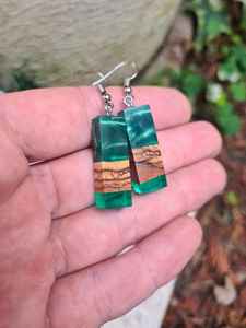 Pendientes Únicos de Resina y Madera para Mujer, Joyería Artesanal, Accesorios Coloridos y Modernos - Product Image 2