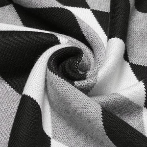 Pull en maille à col en V pour homme, rayures noires et blanches, motif texturé, mélange de laine douce, pull à col rond, motif d'hiver, forte demande - Product Image 5