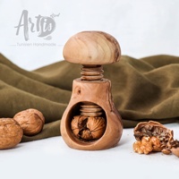 Casse-noix artisanal en bois d'olivier ArtisRaw, écologique et durable, en stock, origine TN, commande en gros disponible