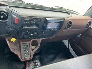 NUOVISSIMO 2025 HI NO L7 4x2 Motore Diesel a 6 Cilindri 6.7L Tipo-B6.7 Euro6 260cv Trasmissione Automatica Guida a Sinistra - Product Image 6