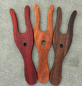 Tenedor de tejer Lucet de madera hecho a mano indio regalos de fiesta de moda hecho a mano 15cm estilo Simple Lucet Tenedor de tejer - Product Image 1