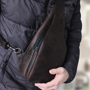 Bolso de pecho moderno para hombre, adecuado para uso diario y personalizable. - Product Image 5