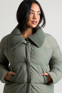 Veste matelassée en toile respirante d'hiver tendance pour femmes, chaude, à capuche, manches longues, surdimensionnée - Product Image 6