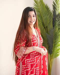 Nuevo diseñador indio, muselina elegante, secuencia de cordón, trabajo bordado y parte superior y pantalón impresos con borde de encaje de cuatro lados Dupatta - Product Image 2