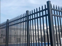 Panneau de clôture en acier moderne avec structure en tube carré pour jardin, villa et sécurité commerciale