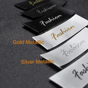 Etiquetas de dobladillo de ropa personalizadas Etiquetas de ropa doradas de hilo metálico de pliegue final Etiquetas tejidas de alta calidad para su marca - Product Image 5