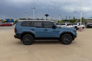 Acheter 2024 Toyota LandCruiser SUV Qualité Nouveaux Sièges en Cuir Couleur 2 Tons Prêt pour la Livraison Doorstep Shipping Direction à Droite - Product Image 2