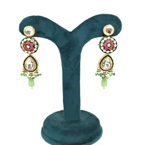 Ensemble de collier Kundan Polki plaqué or 24 carats avec des gouttes de perles vert clair, bijoux fins en alliage - Product Image 5