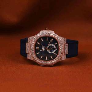 Montre de diamants Moissanite en or rose glacé de qualité supérieure Lunette diamantée unique Sous-cadran automatique Élégant Hip Hop Bande de caoutchouc noir - Product Image 1
