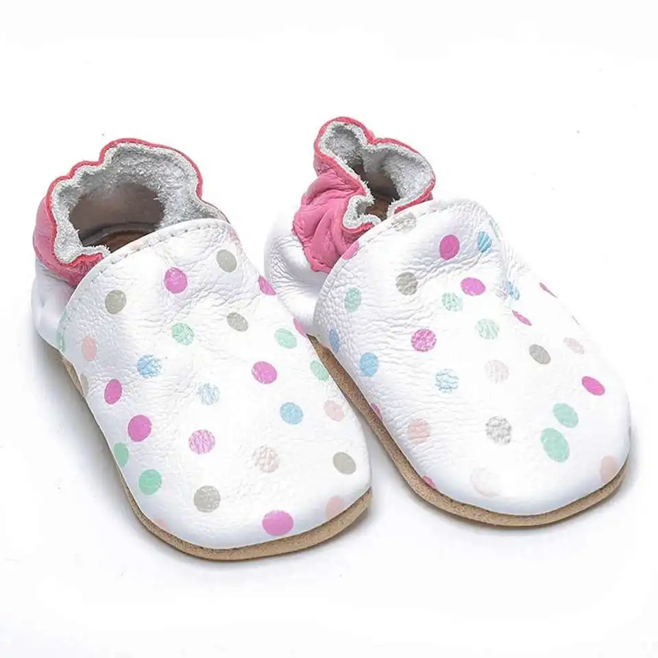 Zapatos de bebé de cuero suave para niños, zapatos para niños pequeños, diseños antideslizantes para niños, mocasines sin cordones, zapatos de cuero suave para bebés