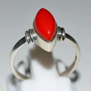 Bague artisanale en argent sterling 925 incrustée de corail, plaqué or 18 carats, style bohème, pierre de naissance de novembre, cadeau idéal pour son anniversaire - Product Image 1