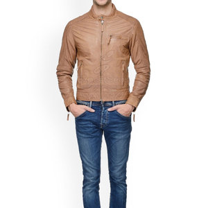 Chaqueta de Cuero Ligera de Invierno con Exterior Suave e Interior Cómodo para un Estilo Urbano - Product Image 4