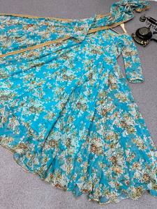 ชุดเดรสผ้าจอร์เจตต์สไตล์อินเดียสำหรับผู้หญิง ขายส่ง พร้อมลายพิมพ์และงานปัก เหมาะสำหรับงานเทศกาลและงานปาร์ตี้ - Product Image 6