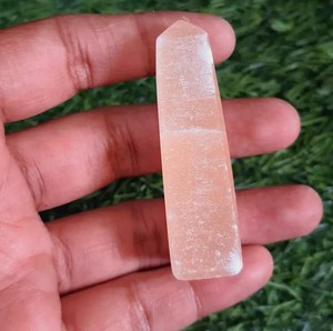 Torre de selenita Piedra de cristal Pulido a mano Curación suave Chakra Decoración para el hogar Torre de selenita Punto Cristal Diamante Precio al por mayor - Product Image 6