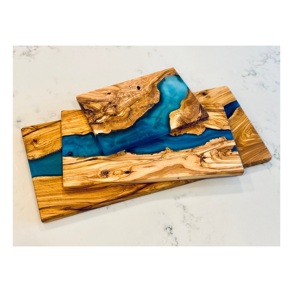 Planche à fromage élégante en résine et en bois au look naturel, idéale pour la vaisselle et la cuisine - Product Image 1