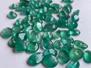 Collection de pierres d'émeraude naturelle du Zambie |   Pierres précieuses de qualité supérieure en émeraude verte, taille émeraude, en carats |   BALAJI GEMS - Product Image 4