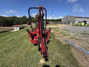 Nouveau tracteur à roues Massey Ferguson GC1725MB 4x4, 25 CV, 4 roues motrices, tracteur compact, composants essentiels du moteur, achetez maintenant ! - Product Image 2