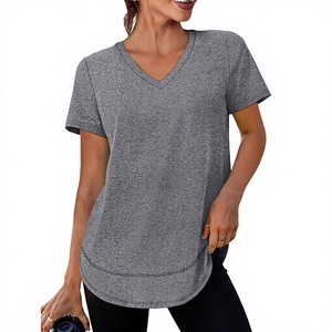 เสื้อยืดคอวีแขนสั้นสีเทาล้วนทรงหลวมสำหรับโยคะ ผ้าฝ้ายระบายอากาศได้ดี - Product Image 1