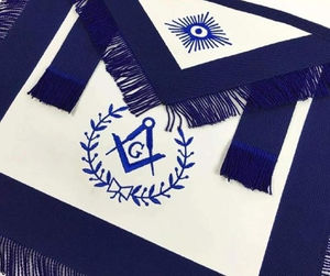 Delantal Masónico de Lujo para Maestro Masón de la Logia Azul, con Bordado a Máquina, Flecos y Magnético (Azul Marino) - Product Image 2