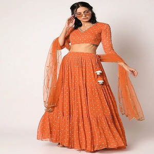 Lehenga Ndian con tejido y material de seda jacquard, le da encanto a su apariencia. - Product Image 2