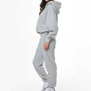 Ensemble de survêtement vierge avec logo brodé personnalisé Ensemble de pantalons de survêtement à capuche pour femmes Survêtements et survêtements en coton - Product Image 3