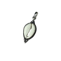 Pendentif classique fait main pour femme, en coquillage de cauris naturel de haute qualité, serti en argent sterling 925, modèle Krittika