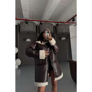 Veste en cuir marron pour femme avec manches et col en fourrure, détails de poches sans rabat - Product Image 4