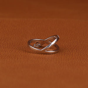 Anillo de compromiso chapado en oro sólido de 10KT, estilo clásico, corte de pera, diamantes cultivados en laboratorio, piedras de acento glamuroso, anillo de diamantes cultivados en laboratorio - Product Image 3