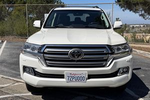 LANDCRUISERS 2017 DE PRIMERA CALIDAD, 4X4, 1 PROPIETARIO, ASIENTOS DE TERCERA FILA, EN PERFECTO ESTADO, IMPECABLES, EXCELENTE CONDICIÓN, MEJOR OFERTA, LISTOS PARA EXPORTAR - Product Image 4